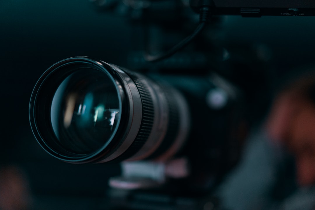 Sony FS7 je postavljen za intervjue.